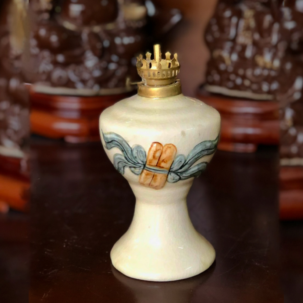 Đèn dầu thờ cúng