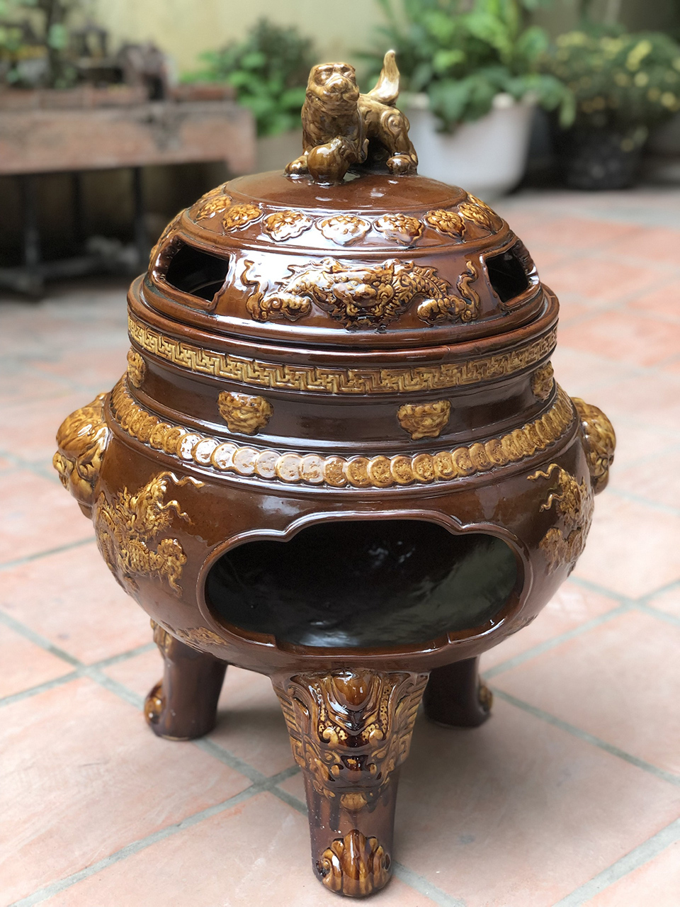 lư hóa vàng bằng gốm men sứ nâu đồng cổ