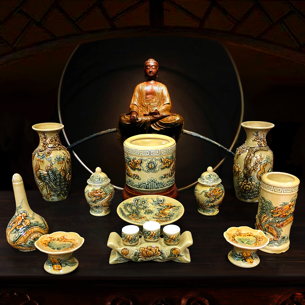 men sứ rạn bóng vàng